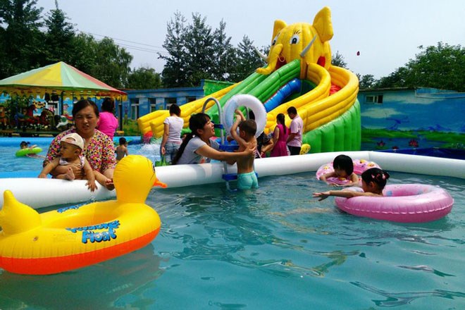 兴隆华侨农场儿童充气游泳池